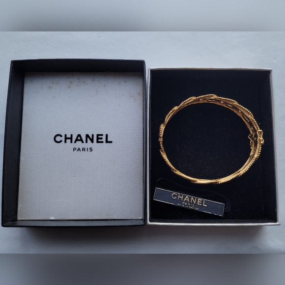 Vintage CHANEL Bangle Bracelet CC  Logo 96A - Picture 4 of 16